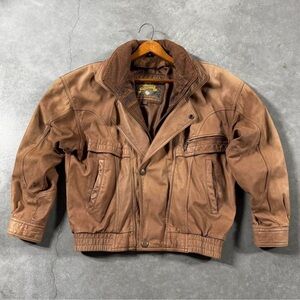 ✨sold✨ Vintage Wilson’s Leather Heavy Weight Bomber Jacket
